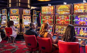 Infinite Blackjack live studio on goslot88 login showing dealer and multiple player hands